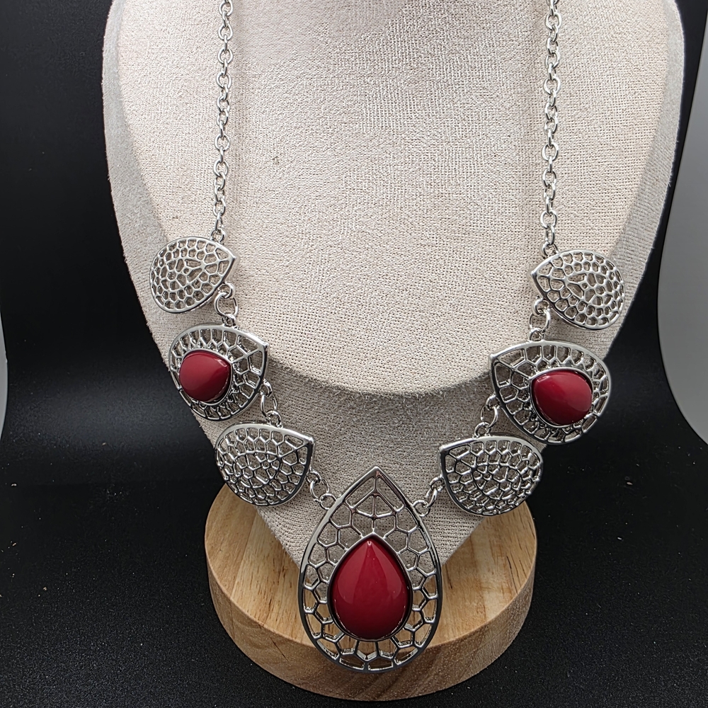Paparazzi Silver and Red Teardrop Necklace (1850)